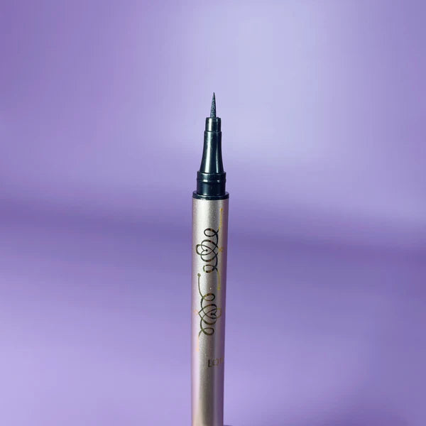 Delineador de Ojos Larga Duración Profesional Waterproof